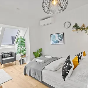  Апартаменты 1 Min To Public Transport - 3 Min To Supermarket And Pharmacy - On-site Parking For 19,90 Eur Австрия