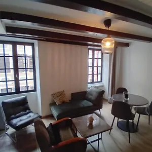 le-carnot-hypercentre-vieille-ville-annecy.hotels-rhonealpes.com/
