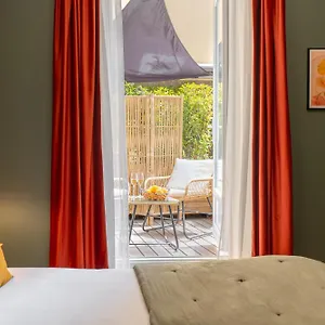 De France, Un Ammi Hotel Nisa